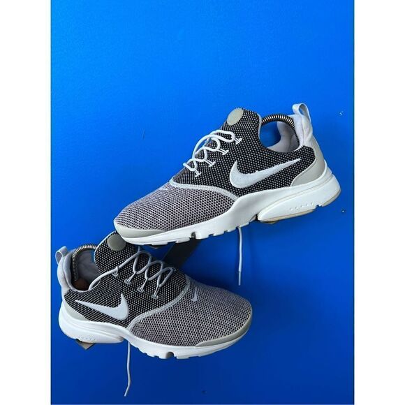 Nike Womens Presto Fly Se 910570-005 Gray Running Shoes Sneakers Size 8 - Picture 1 of 6